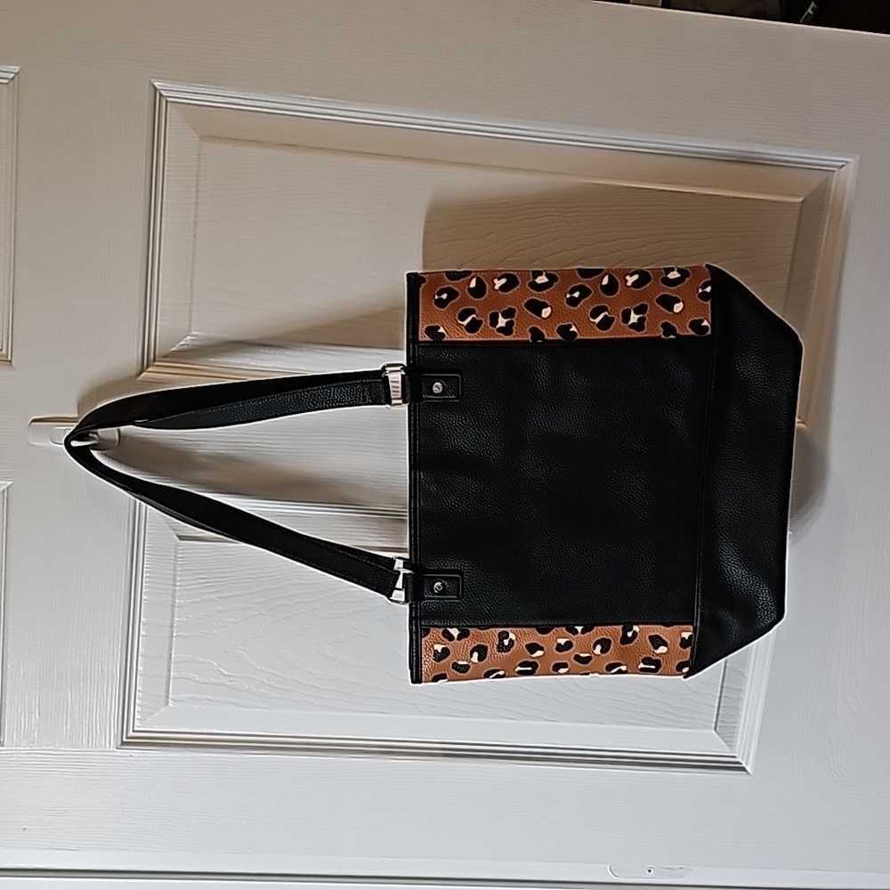 Shoulder tote